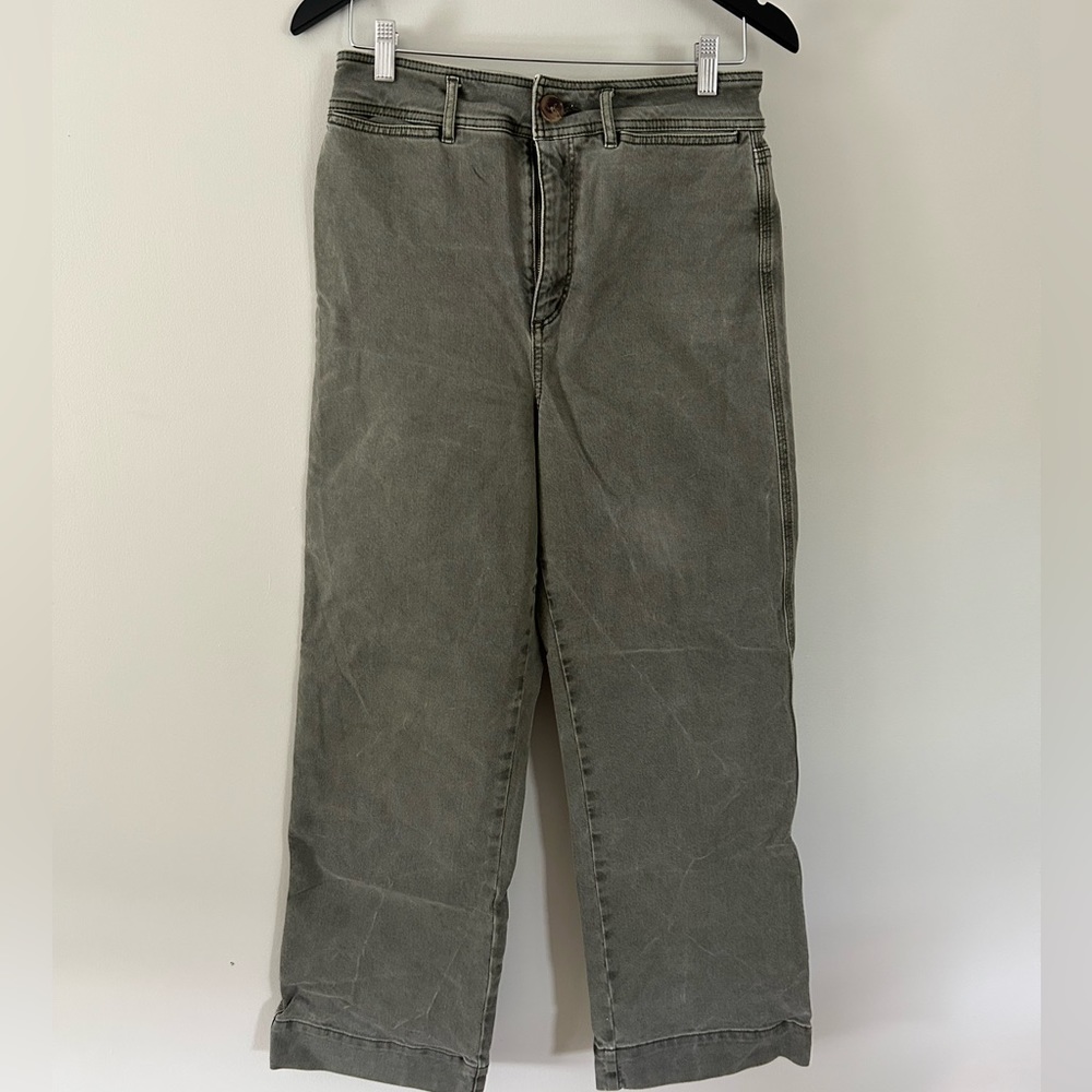 Loft high waisted wide leg pants in distressed olive green - size 6 (28) NWOT.